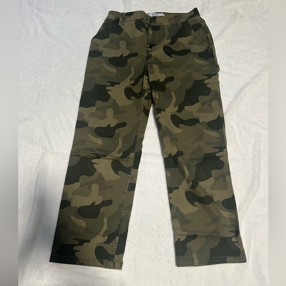 Hollister Camo High-rise utility dad pants - Picture 2 of 4